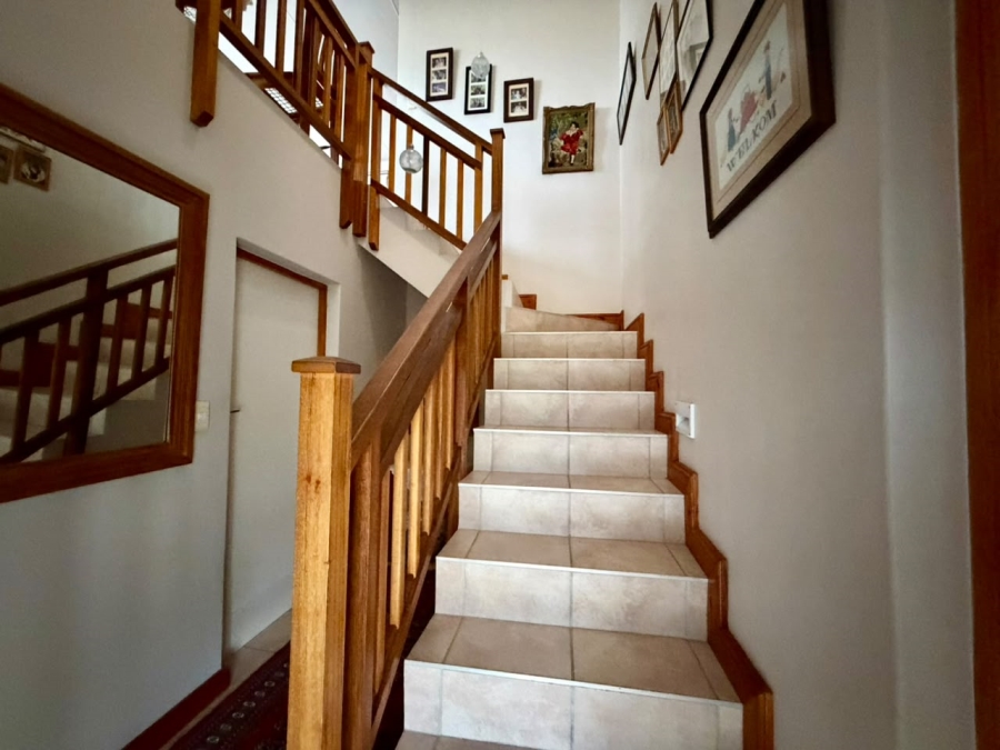 4 Bedroom Property for Sale in Fraaiuitsig Western Cape